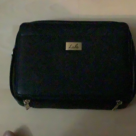 💙 Travel case - Picture 1 of 7